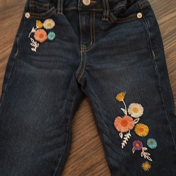 Cat & Jack embroidered jeans - Picture 2 of 5